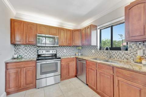 334 Lakeview Drive #204, Weston FL - photo 18 of 56