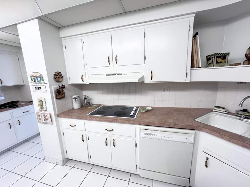 2 bedroom Stock Cooperative at 3200 NE 36th Street #1015, Coral Ridge Towers North Co-Op, Fort Lauderdale — photo 3