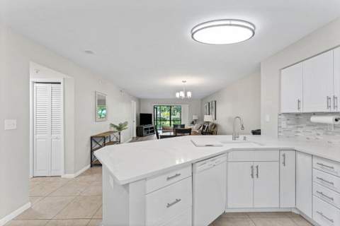 2205 S Cypress Bend Drive #103, Pompano Beach FL - photo 10 of 37