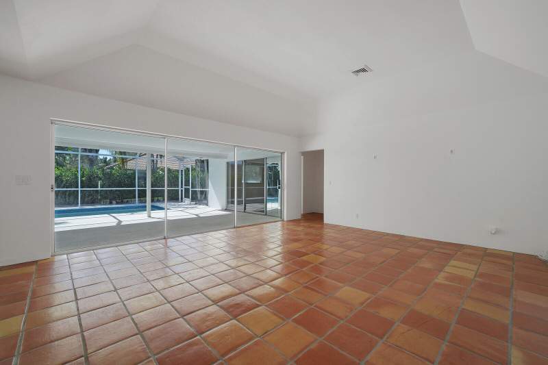 3 bedroom Single Family Residence at 7 SE Paddock Circle, Hunt Club Colony (Aka Jupiter/Tequesta Hunt Club C, Jupiter — photo 4