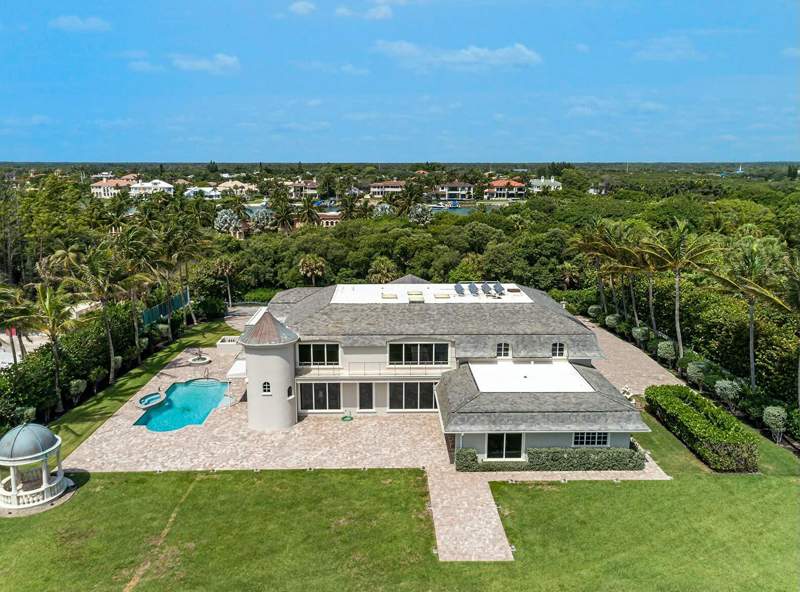 4 bedroom Single Family Residence at 477 S Beach Road, Jupiter Island, Jupiter Island — photo 2