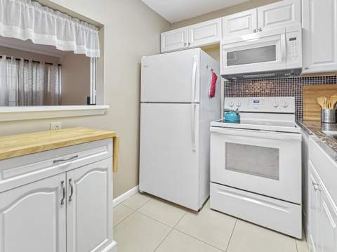 1013 Harwood C #1013, Deerfield Beach FL - photo 13 of 30