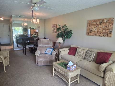 135 Lake Meryl Drive, West Palm Beach FL - photo 23 of 25