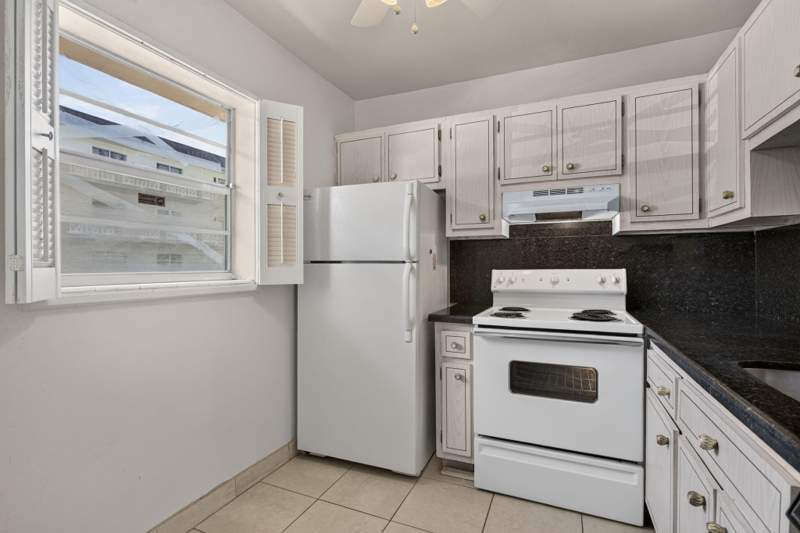1 bedroom Condominium at 5181 W Oakland Park Boulevard #104, Quinsana Gardens Condo, Lauderdale Lakes — photo 4