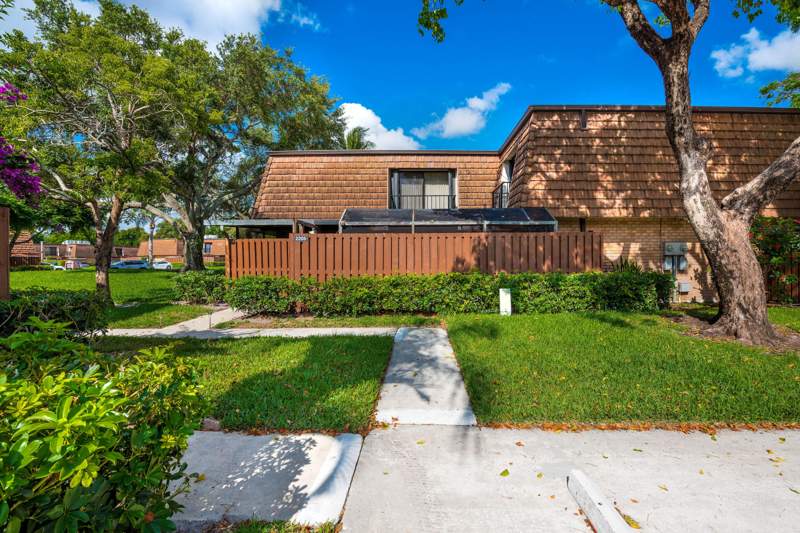 3 bedroom Townhouse at 2205 22nd Lane, Sherwood Lakes, Greenacres — photo 3