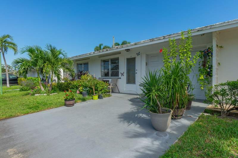 2 bedroom Condominium at 728 Ridge Road #30, Holly House Inc Condo In, Lantana — photo 4