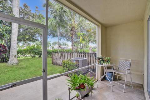 8055 Bellagio Lane, Boynton Beach FL - photo 15 of 47