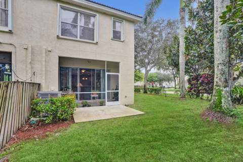 8055 Bellagio Lane, Boynton Beach FL - photo 17 of 47