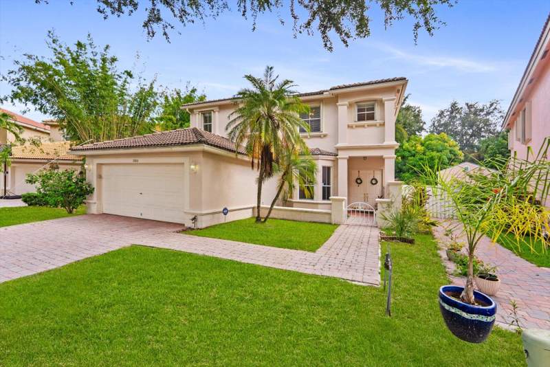 4 bedroom Single Family Residence at 5302 Victoria Circle, Briger Pars B, E And F, West Palm Beach — photo 3