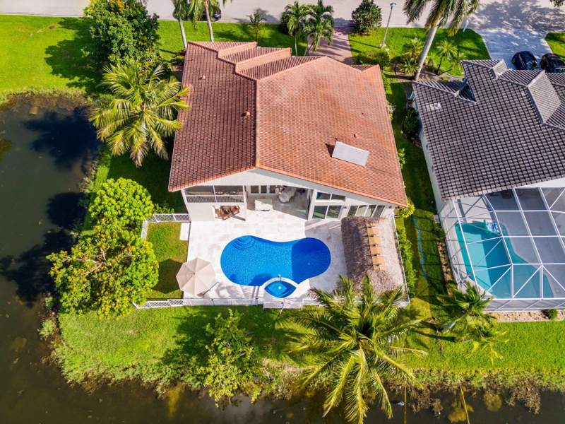 4 bedroom Single Family Residence at 9924 NW 49th Place, North Springs, Coral Springs — photo 3