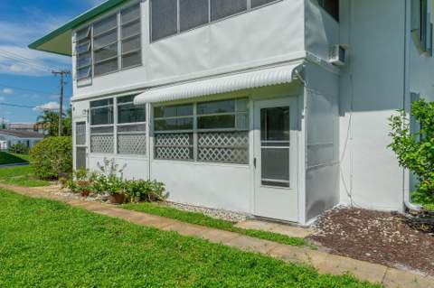 2290 Sunset Avenue #7, Lake Worth Beach FL - photo 9 of 32
