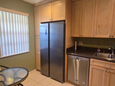 135 Lake Meryl Drive, West Palm Beach FL - photo 11 of 25