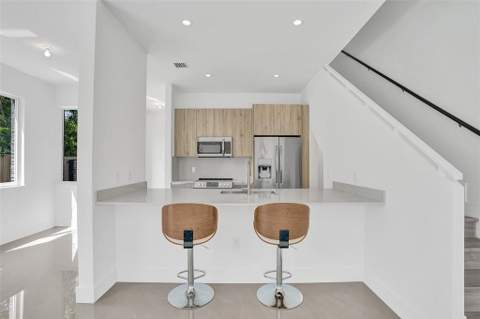 815 NE 17th Avenue #5, Fort Lauderdale FL - photo 8 of 28