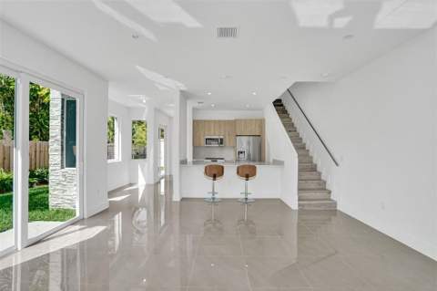 815 NE 17th Avenue #5, Fort Lauderdale FL - photo 14 of 28