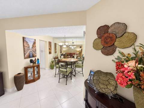 3810 Via Poinciana #303, Greenacres FL - photo 7 of 19