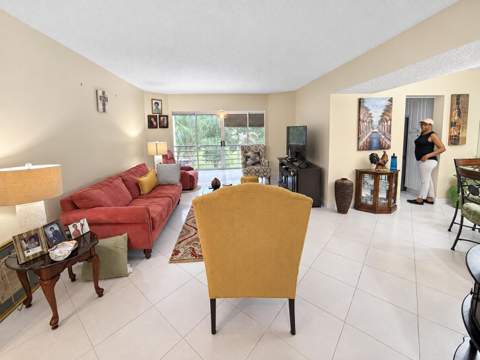 3810 Via Poinciana #303, Greenacres FL - photo 9 of 19