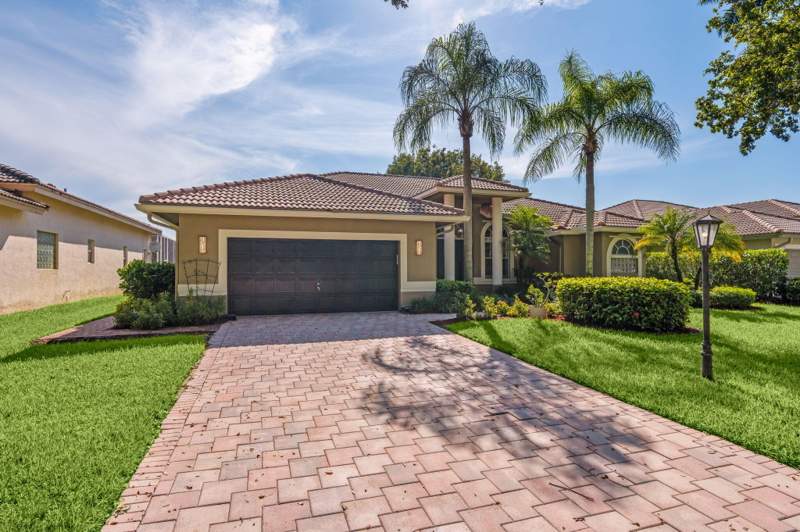 5 bedroom Single Family Residence at 4933 Chardonnay Drive, Hidden Hammocks Estates, Coral Springs — photo 4