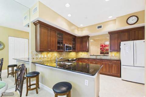 101 Palm Bay Circle #B, Palm Beach Gardens FL - photo 7 of 49