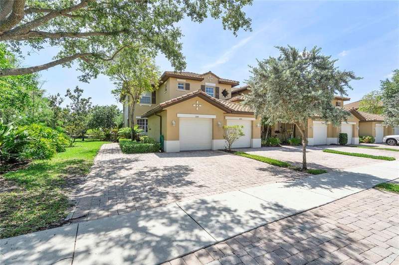 3 bedroom Condominium at 8140 NW 128th Lane #10-A, Cypress Pointe II At Heron Bay, Parkland — photo 2
