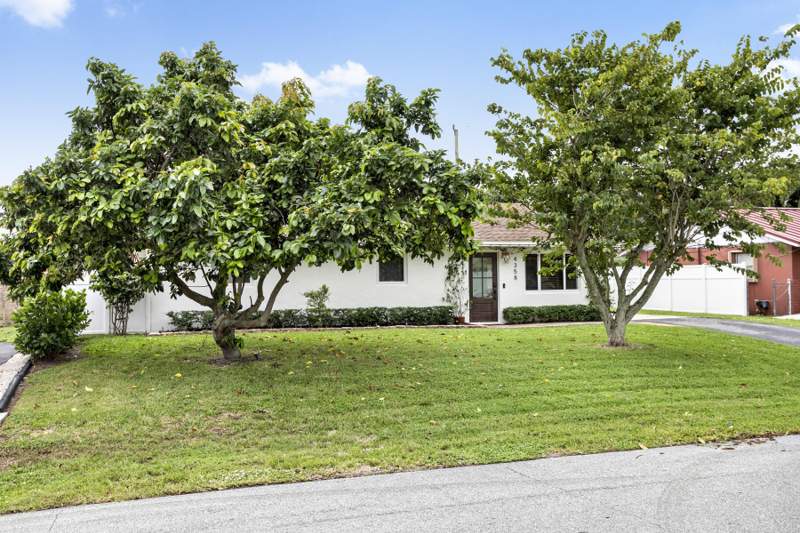 3 bedroom Single Family Residence at 4358 Birdwood Street, Palm Beach Square Unit 5, Palm Beach Gardens — photo 2
