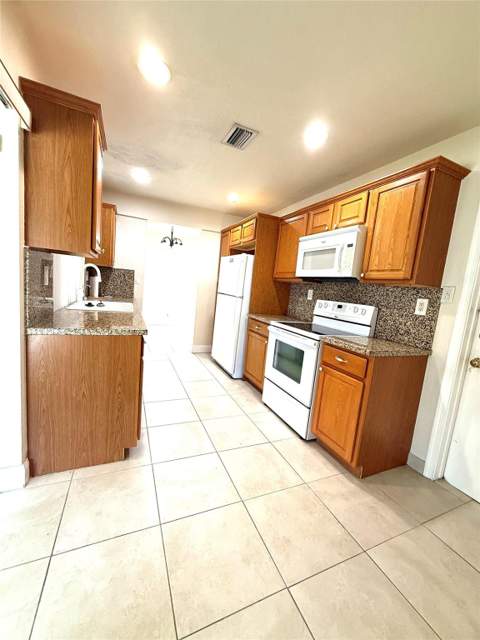 4605 NW 49th Street, Tamarac FL - photo 11 of 19