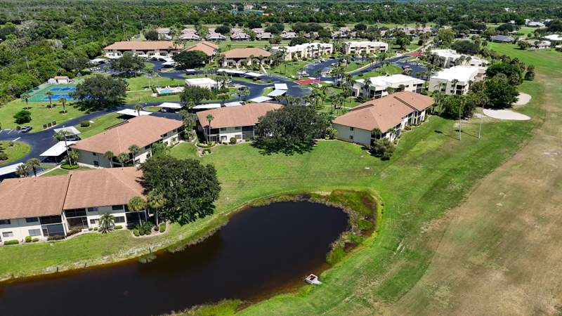 2 bedroom Condominium at 6303 SE Williamsburg Drive #201, Williamsburg At Heritage Ridge Condo, Hobe Sound — photo 5