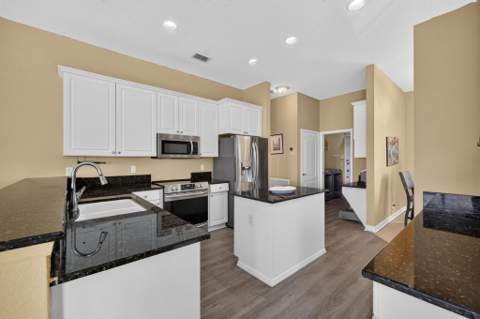 1402 SW Abingdon Avenue, Port St. Lucie FL - photo 14 of 58
