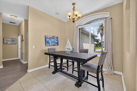 1402 SW Abingdon Avenue, Port St. Lucie FL - photo 10 of 58