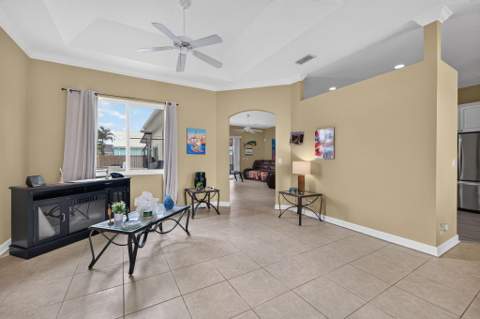 1402 SW Abingdon Avenue, Port St. Lucie FL - photo 8 of 58