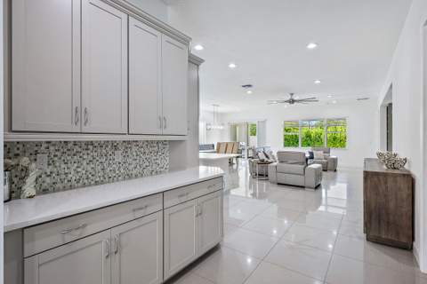 8604 Dumford Lane, Lake Worth FL - photo 7 of 44