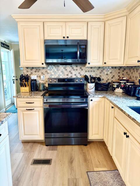 10 La Paloma Lane, Port St. Lucie FL - photo 16 of 49