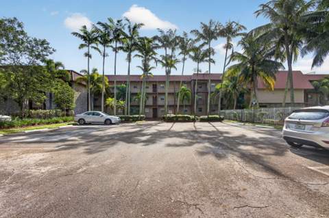120 Sparrow Drive #304, Royal Palm Beach FL - photo 10 of 87