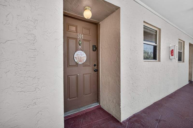 2 bedroom Condominium at 120 Sparrow Drive #304, Park View At Palm Beach Condo, Royal Palm Beach — photo 5