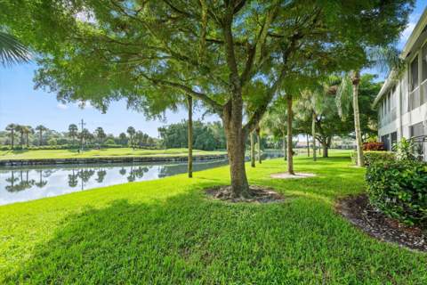 10184 Andover Coach Circle #H1, Lake Worth FL - photo 24 of 49