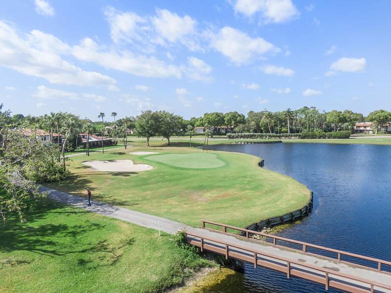 2 bedroom Condominium at 9283 Vista Del Lago #37-I, Pines Of Boca Lago Condo, Boca Raton — photo 2