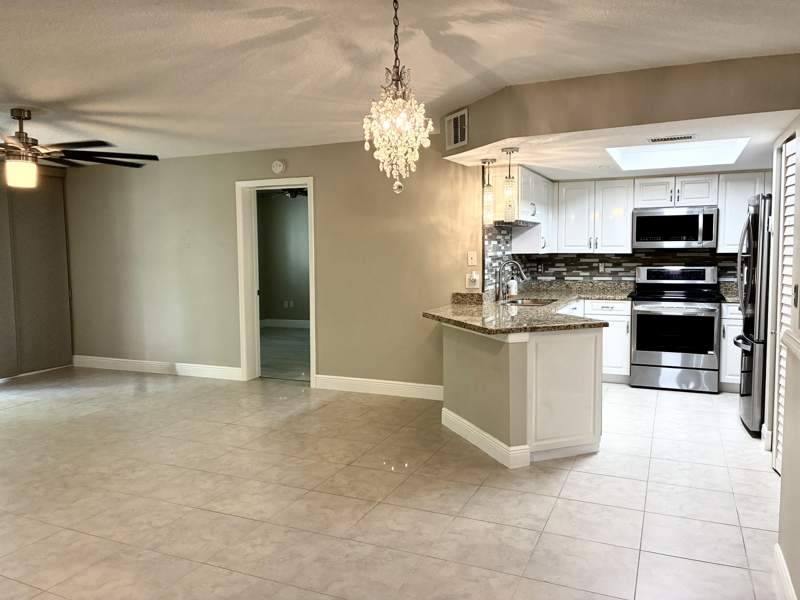 2 bedroom Condominium at 1000 Crestwood Court #1005, Grand View At Crestwood Condo, Royal Palm Beach — photo 2