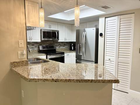 1000 Crestwood Court #1005, Royal Palm Beach FL - photo 6 of 23