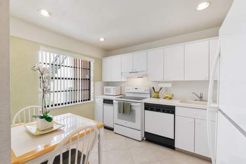 9283 Vista Del Lago #37-I, Boca Raton FL - photo 8 of 27