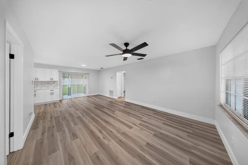 3 bedroom Single Family Residence at 2557 SE Robin Circle, Port St Lucie Section 40, Port St. Lucie — photo 3