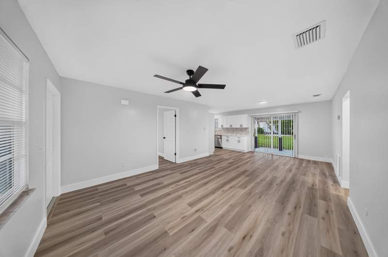 3 bedroom Single Family Residence at 2557 SE Robin Circle, Port St Lucie Section 40, Port St. Lucie — photo 4