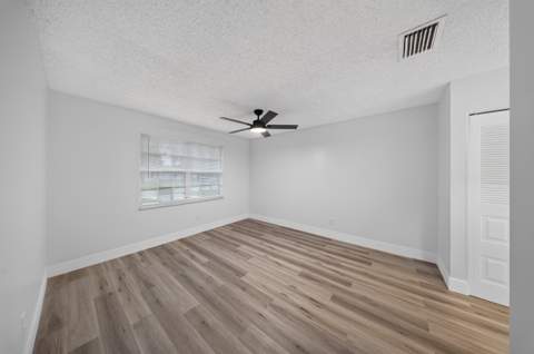 2557 SE Robin Circle, Port St. Lucie FL - photo 13 of 36