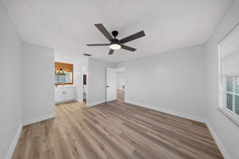 2557 SE Robin Circle, Port St. Lucie FL - photo 15 of 36