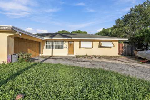 430 N Ware Drive, West Palm Beach FL - photo 6 of 32