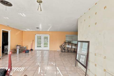 430 N Ware Drive, West Palm Beach FL - photo 7 of 32