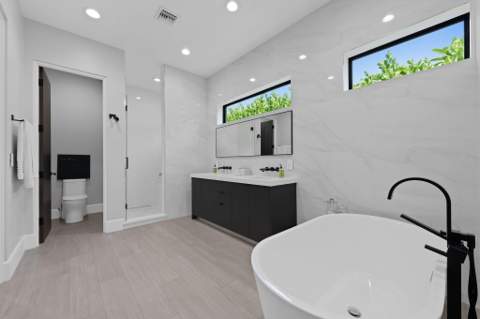 2424 NE 27th Avenue, Fort Lauderdale FL - photo 15 of 40