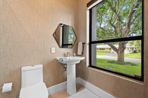 2424 NE 27th Avenue, Fort Lauderdale FL - photo 20 of 40