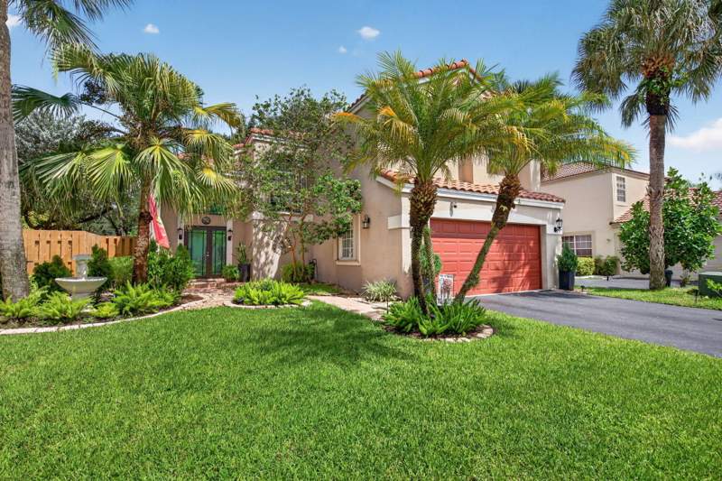 4 bedroom Single Family Residence at 10531 NW 11th Court, Bridgewater At Plantation, Plantation — photo 3