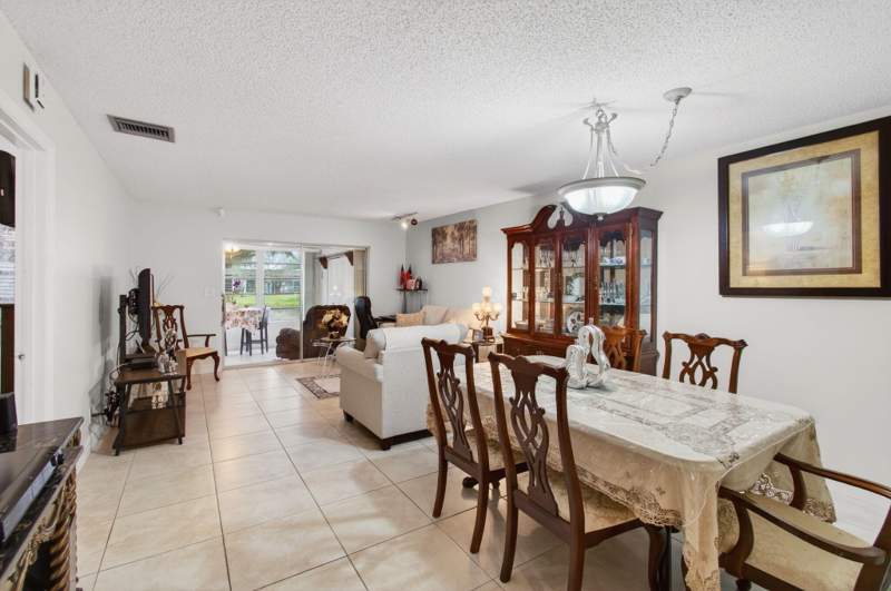 2 bedroom Villa at 136 Lake Rebecca Drive, Golden Lakes Village Condo H, West Palm Beach — photo 4