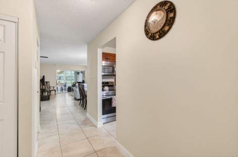 136 Lake Rebecca Drive, West Palm Beach FL - photo 12 of 64