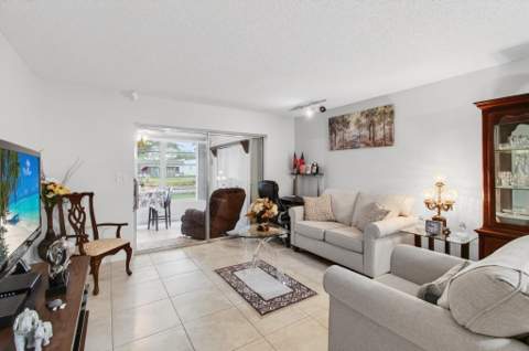 136 Lake Rebecca Drive, West Palm Beach FL - photo 14 of 64